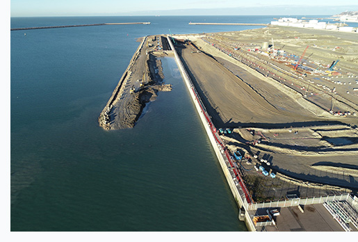 Vue aérienne des poste 11 & 12 du port du Havre